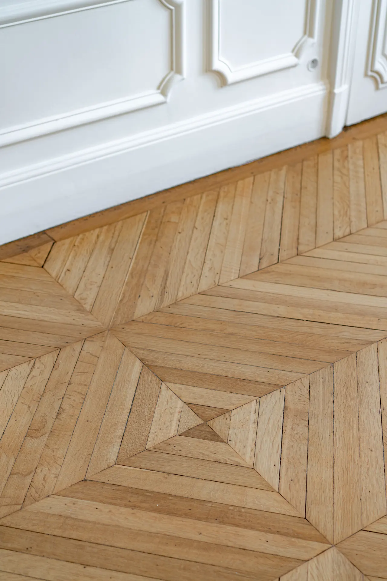 Détail du parquet point de Hongrie restauré.
